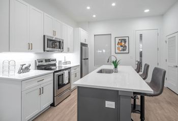 Briley model kitchen of flats at donelson plaza in nashville